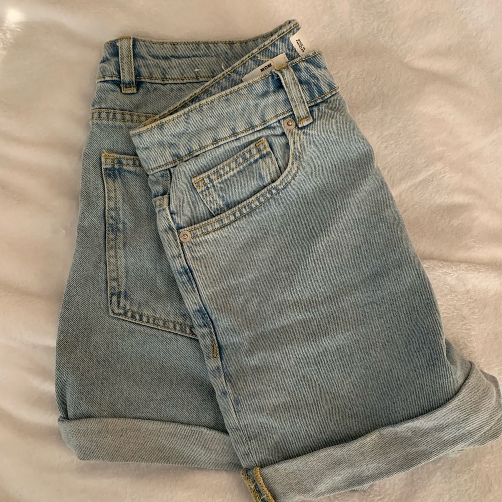 High waisted 90s style denim shorts